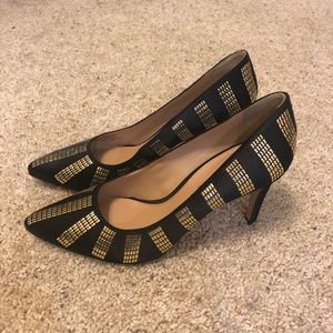 Black and gold pumps heels